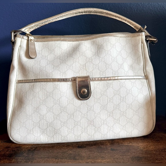 Gucci Handbags - 🎄EUC GUCCI GG Supreme Hobo